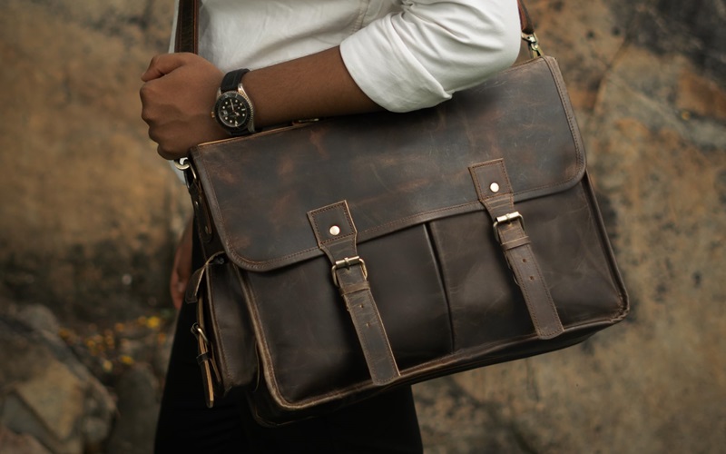 HOW THOUGHTFUL CORPORATE GIFTS TRANSFORM PROFESSIONAL RELATIONSHIPS